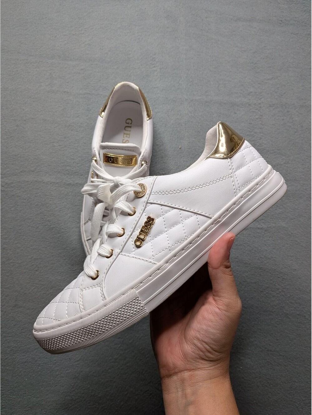 Guess Shoes Womens Size 9 White Loven Quilted Low Top Sneakers Gold Casual